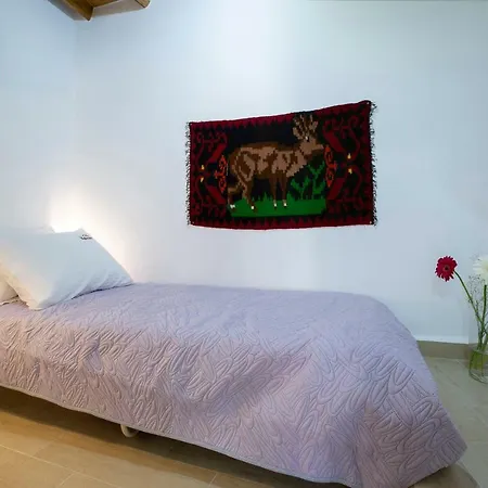 Eglouvi וילה Englouvi